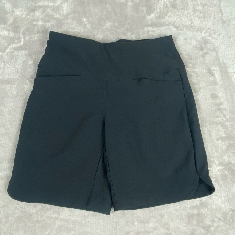 NWT Lady Hagen Tummy Control Shorts Size XS Black Golf Tennis 7" Pockets